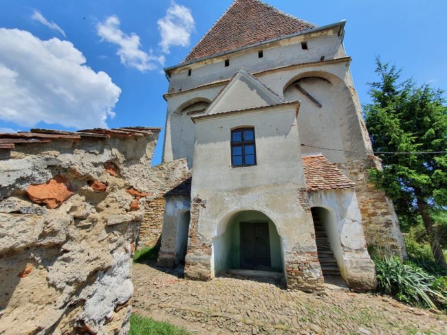 Lucrări de reabilitare la biserica fortificată din Seliștat