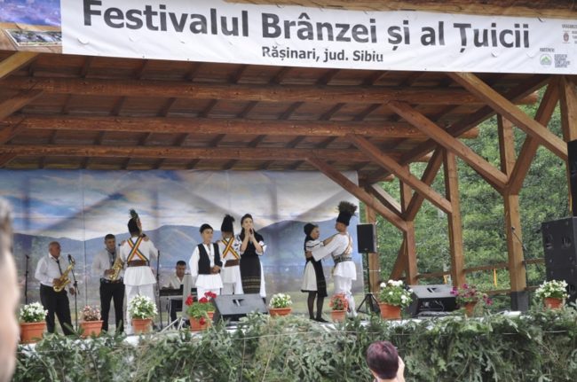 Festivalul Brânzei și al Țuicii, în week-end pe Valea Ștezii