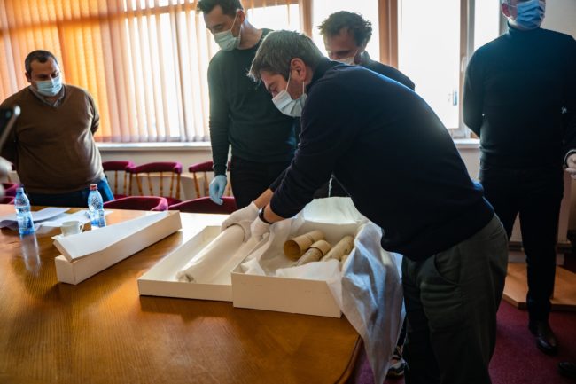Documentele descoperite la Mediaș vor fi conservate la Muzeul Brukenthal