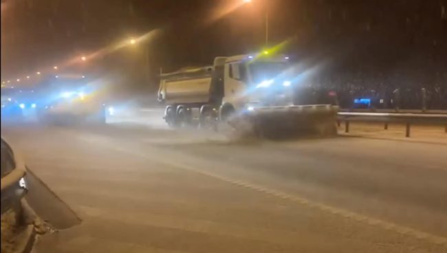 Intervenții pe drumurile naționale, pentru curățarea părții carosabile