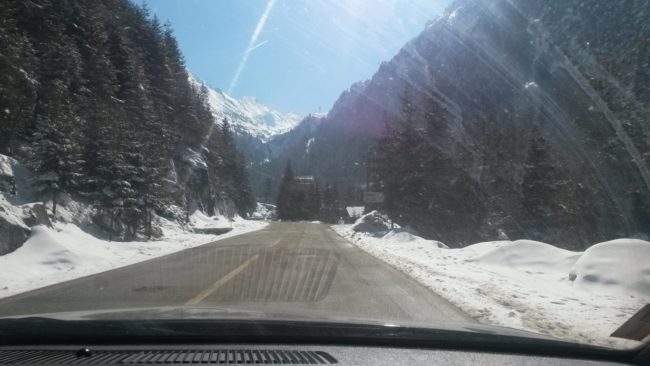 UPDATE: Zăpada nu iartă nici județul Sibiu! Sute de tone de sare aruncate pe A1, A3 și DN 7C