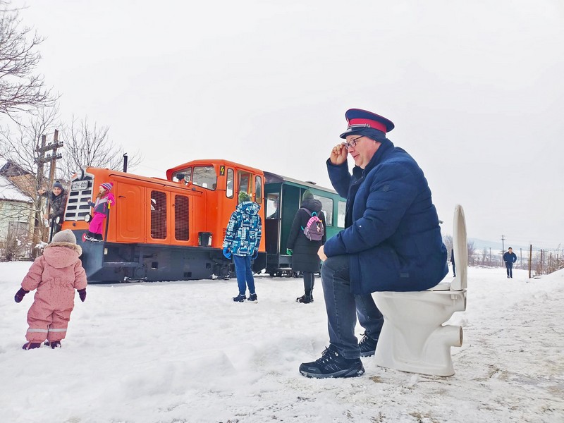 Un ”tron” pe peronul mocăniței – proiect la Maratonul Internațional Sibiu