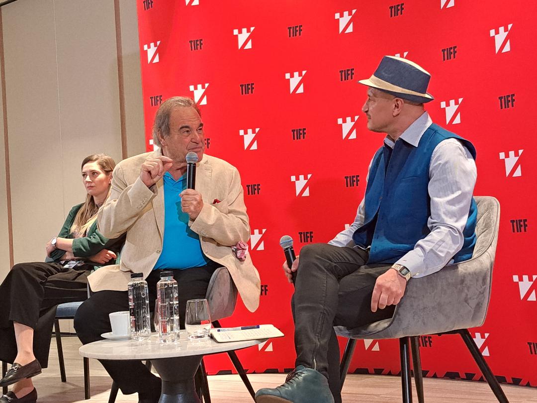 De la Revoluția din România la războaiele duse de SUA. Oliver Stone la TIFF: „Mi-am dat seama că nu pot fi iubit. Filmele mele nu au schimbat nimic”