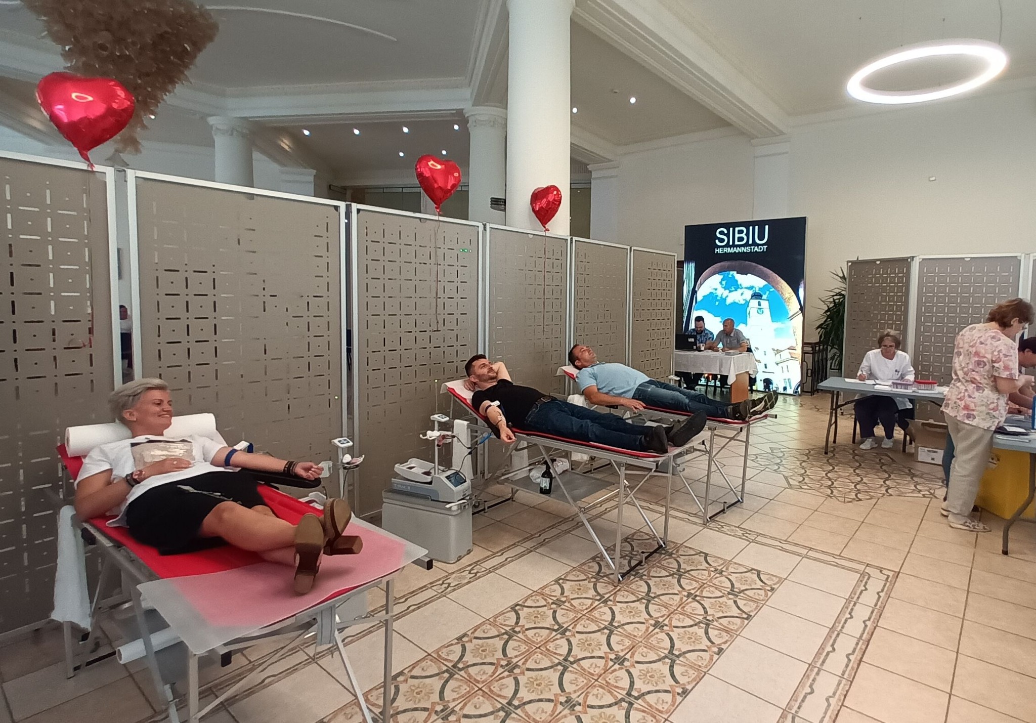 Angajații Primăriei Sibiu au donat sânge printr-o colectă mobilă organizată la sediul instituției