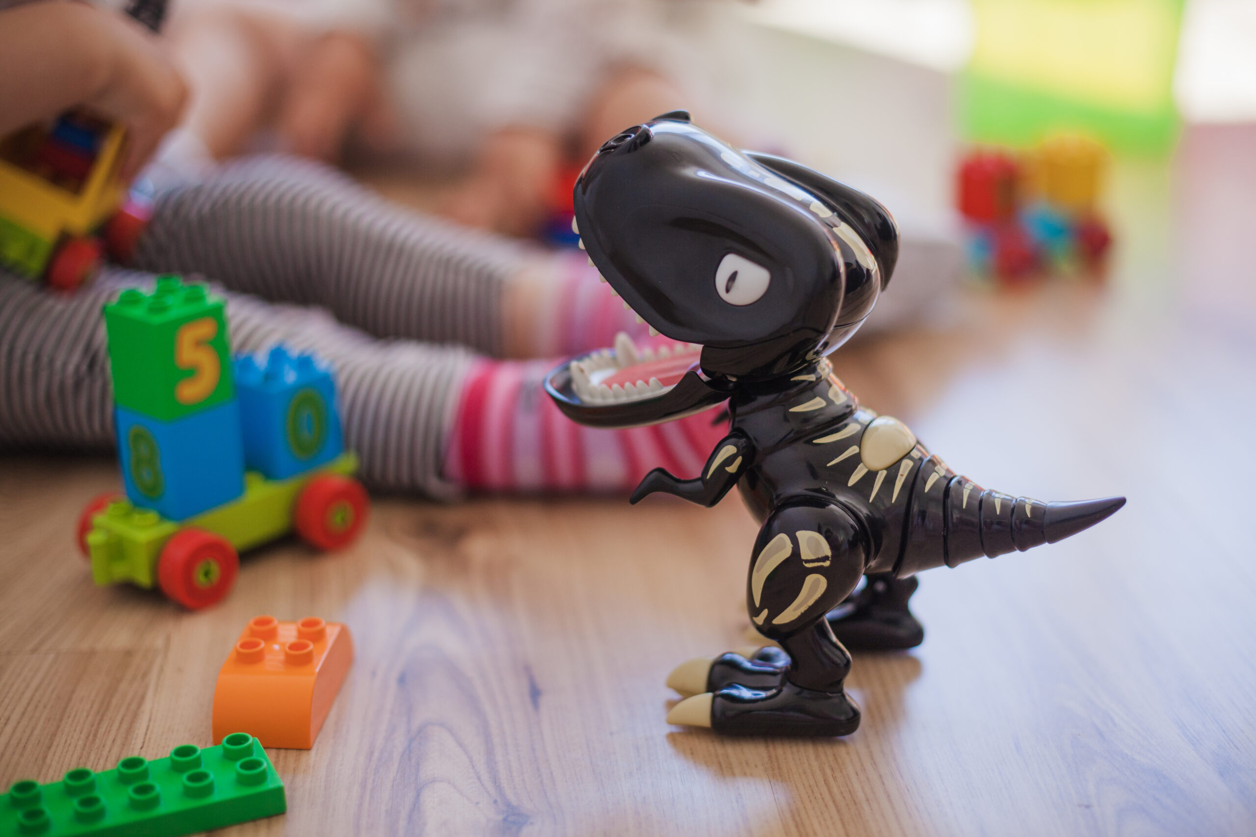 Comisia Europeană îmbunătăţeşte protecţia copiilor împotriva jucăriilor periculoase. Toate vor avea nevoie de pașaport electronic