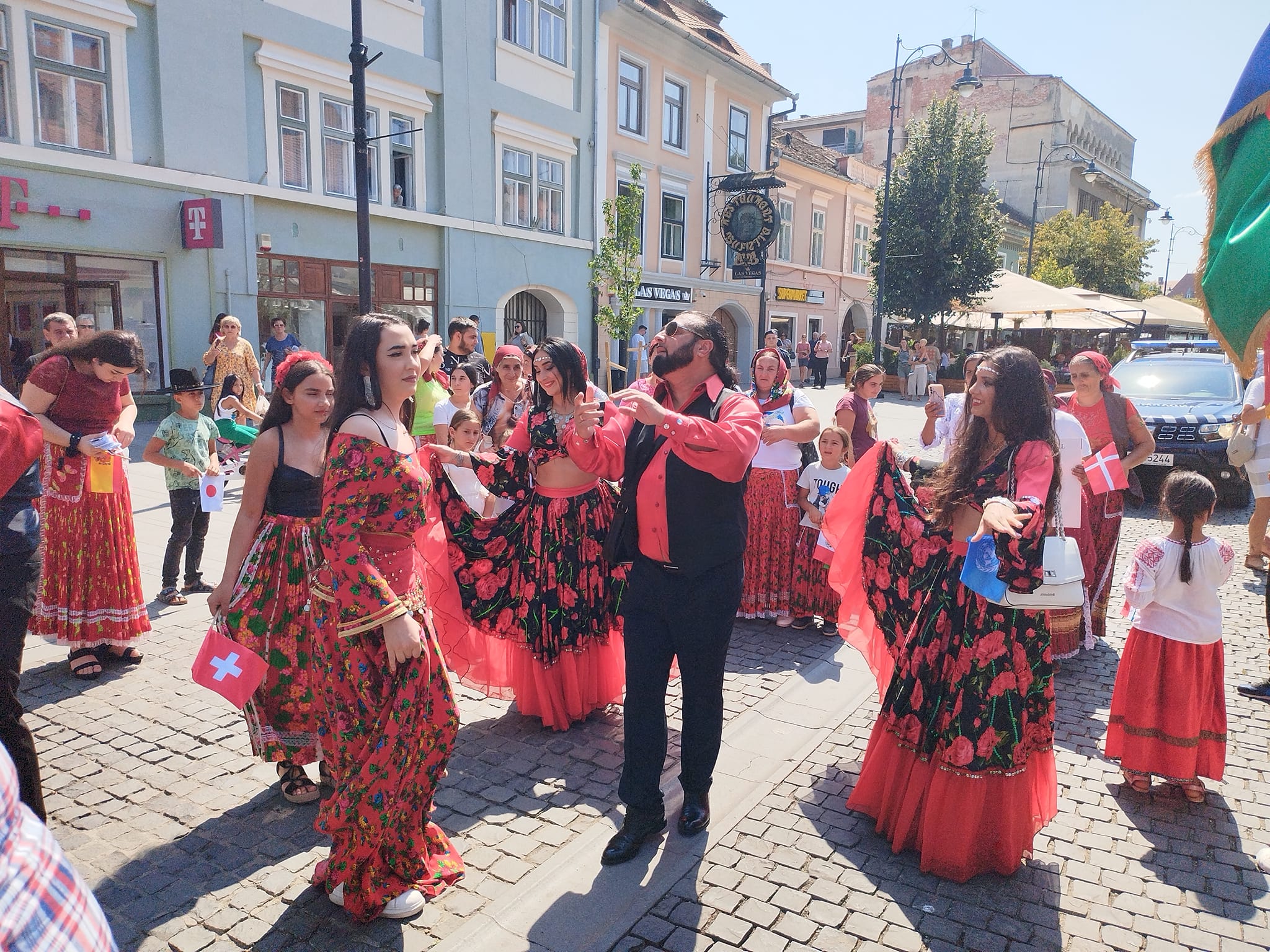 FOTO – VIDEO. A început Festivalul Internațional al Culturii Romilor