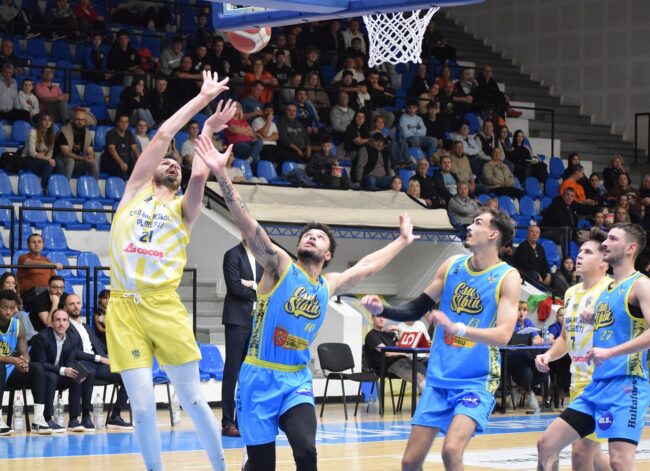 La o liberă de victorie. CSU Sibiu a jucat prelungiri la Ploiești, 90-95 (34-44) cu CSM BBA Petrolul
