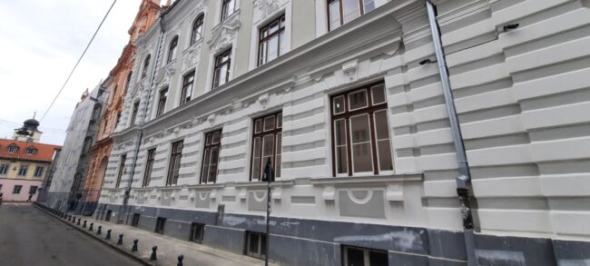 Primele imagini cu fațada Colegiului Național „Gheorghe Lazăr”, proaspăt renovată