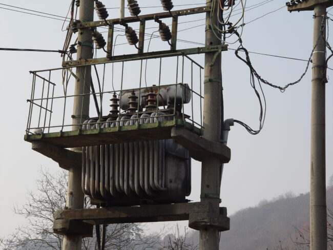 Ce faci dacă rămâi zile întregi fără curent electric? Ghid de conduită, la finalul lunii