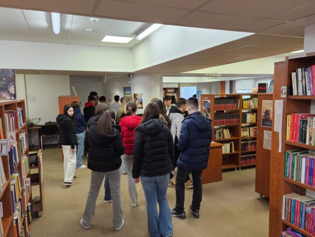 „Curaj” și „Simon”, cele mai împrumutate cărți în 2025