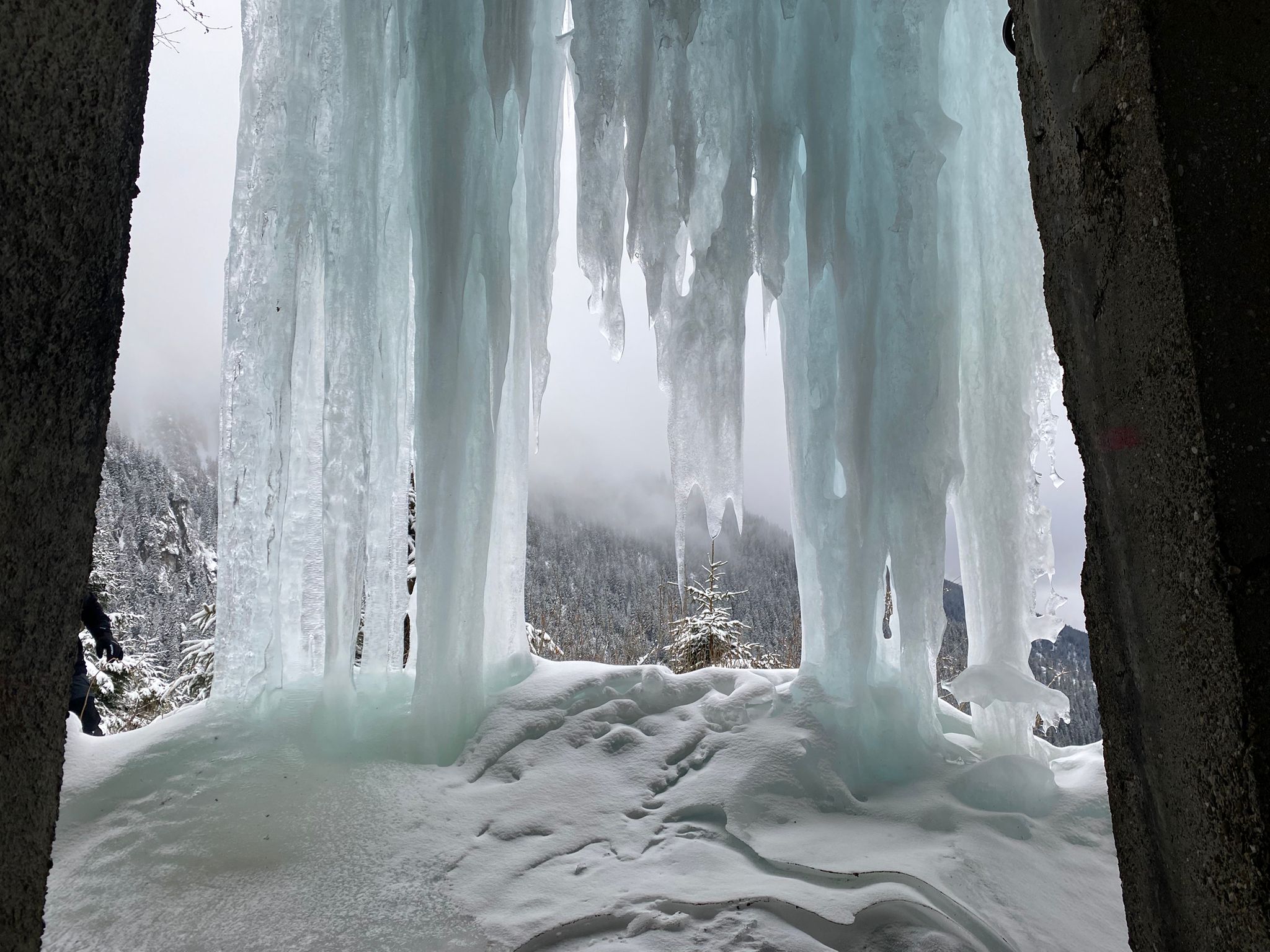 Cei mai spectaculoși țurțuri din județ se găsesc la Bâlea