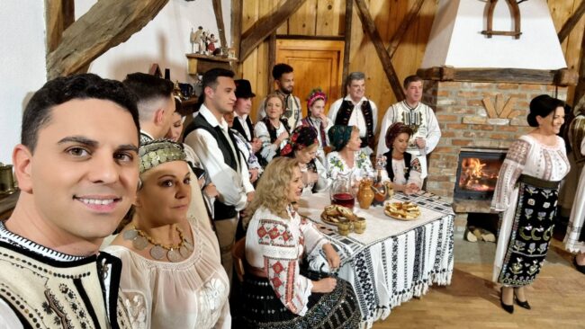 Filmări de Dragobete într-un cadru special, la Vecerd, pe Valea Hârtibaciului