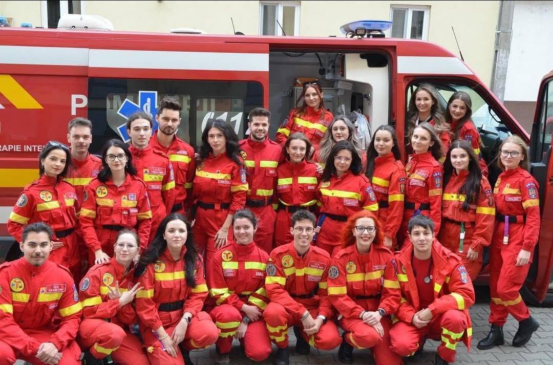 Povestea studenților care salvează vieți înainte de a deveni medici