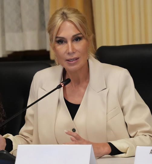 Raluca Turcan: „Nu schimbăm regulile pentru copiii care intră deja în clasa a VIII-a”. Proiectul privind admiterea la liceu, dezbătut în sesiunea extraordinară a Parlamentului
