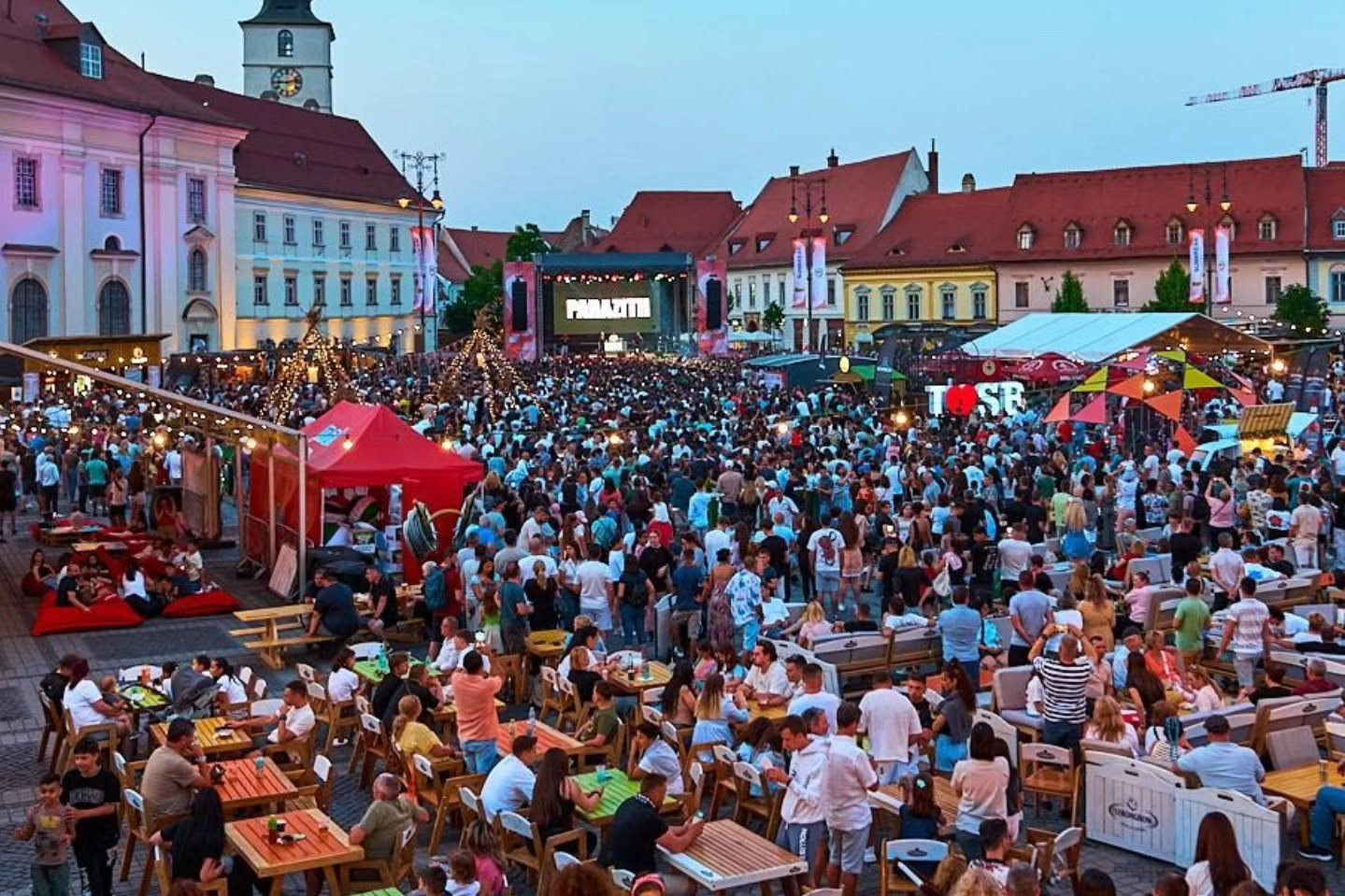 Sunbreak Festival începe astăzi în Piața Mare: patru zile de muzică, gastronomie și întâlniri pentru întreaga comunitate